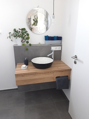 https://www.schreinerei-griesmeier.de/content/igal/20190415_151318_resized-K4L9O7-L-375.jpg